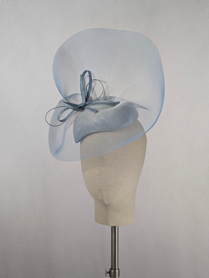 "Crinoline Sweep Ombré" cocktail hat