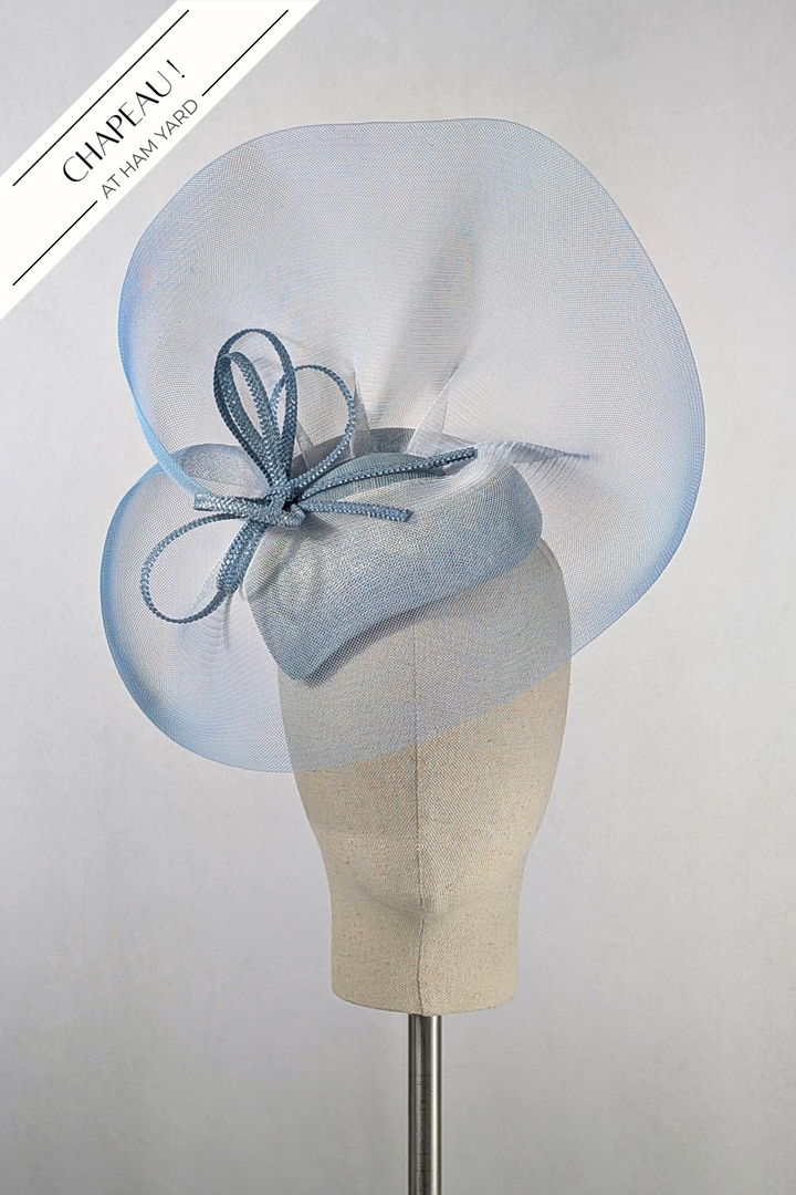 "Crinoline Sweep Ombré" cocktail hat